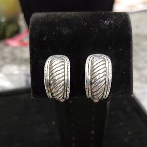 Elegant Silver Women's Vintage Clip-On Earrings. Exceptional Quality . These....
